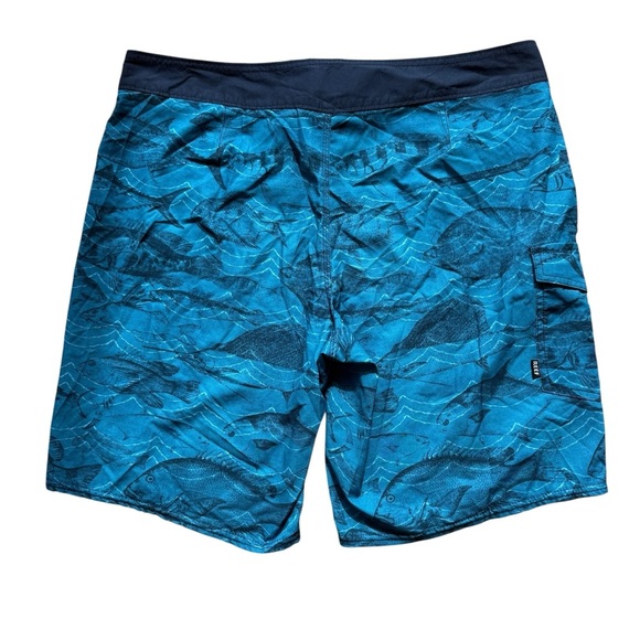 REEF Men's Blue 10” Ocean Fish Print Board Shorts Size 36 Summer Casual Beach - Picture 4 of 6